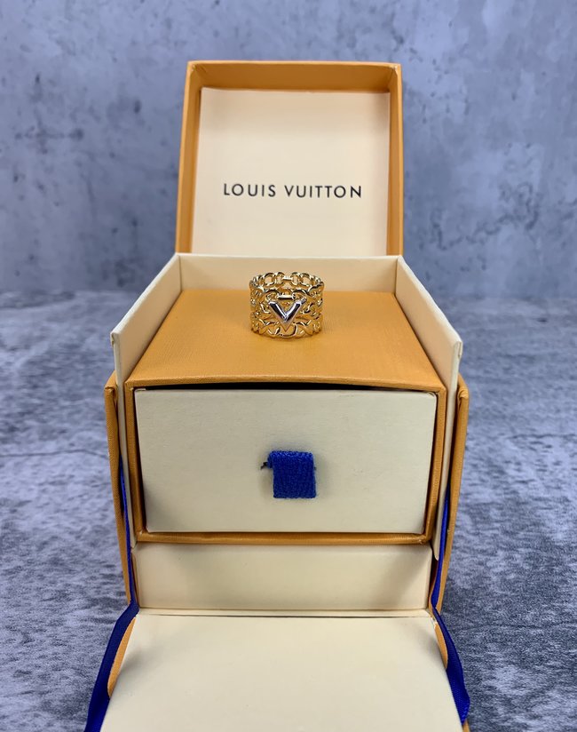 Louis Vuitton ring CSJ60002649