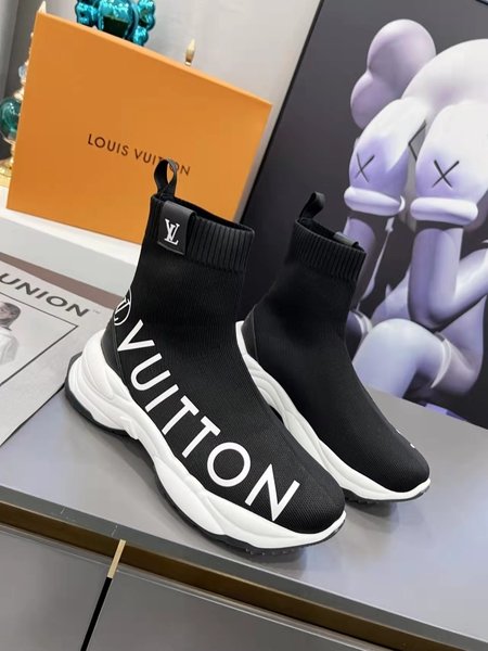 Louis Vuitton Run 55 High Top sneakers