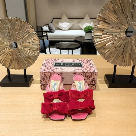 Jimmy Choo Bow wrinkled sandals series