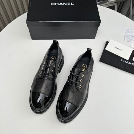 Chanel Thick-soled chain lace-up loafers