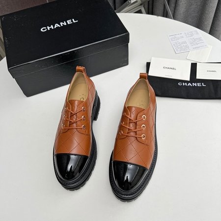 Chanel Thick-soled chain lace-up loafers