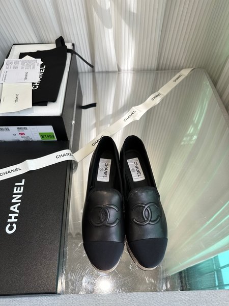 Chanel Cowhide embroidered loafers