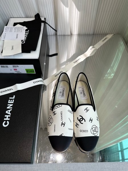 Chanel Cowhide embroidered loafers