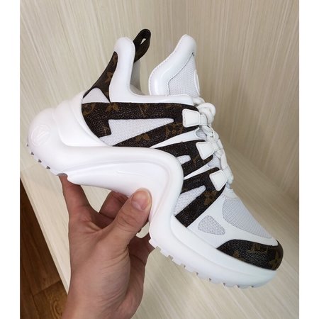 Louis Vuitton The latest sports shoes daddy shoes