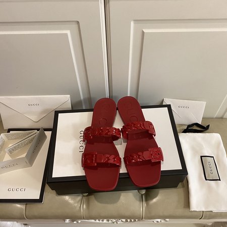 Gucci New slippers