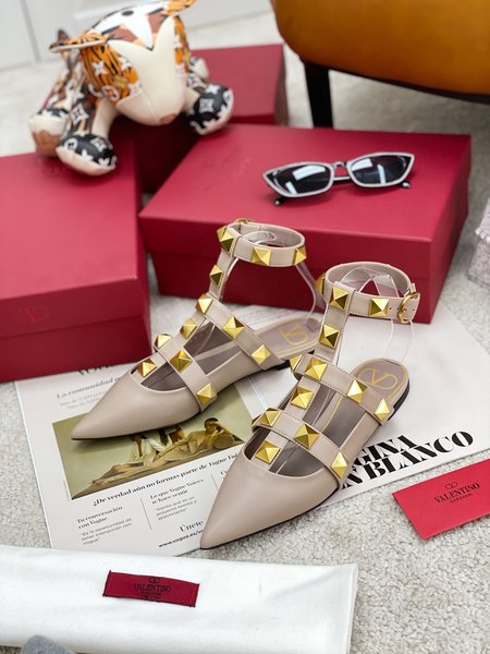 Valentino Rivet series