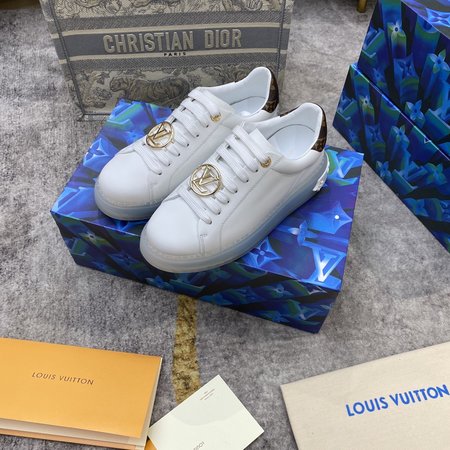 Louis Vuitton Flat-soled casual shoes sideways printing logo