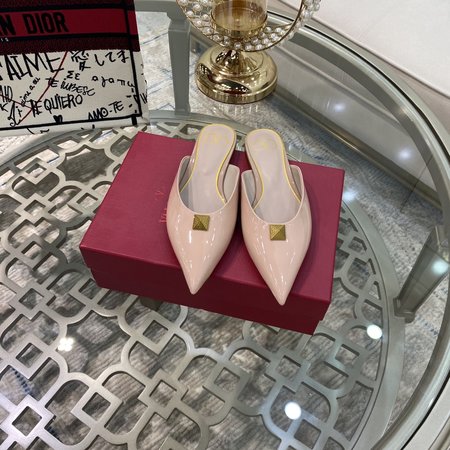 Valentino Cow leather slippers Pumps