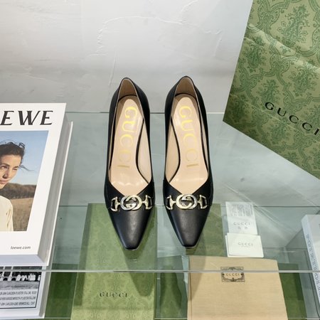 Gucci Strap slippers leather
