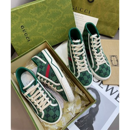 Gucci Arrival tennis 1977 Classic series canvas shoes... This year s most popular multicolor series original development. Each color fabric is customi