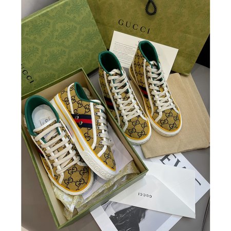 Gucci Arrival tennis 1977 Classic series canvas shoes... This year s most popular multicolor series original development. Each color fabric is customi