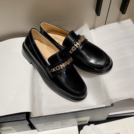 Chanel Genuine leather outsole loafers