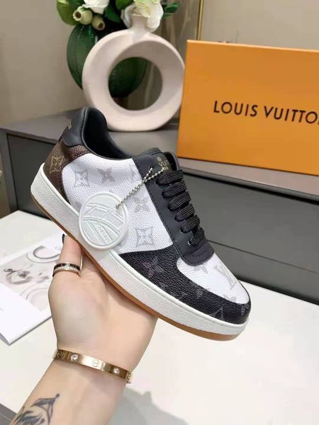 Louis Vuitton Shoes TPU outsole sneakers