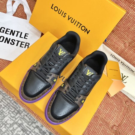 Louis Vuitton Trainer Grained calfskin