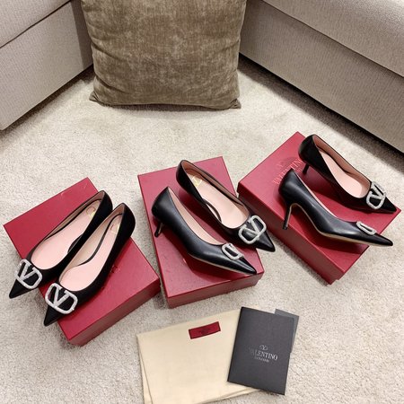 Valentino Pointed toe sheepskin women s shoes V-buckle sheepskin heel height: 1cm, 4cm, 7.5cm