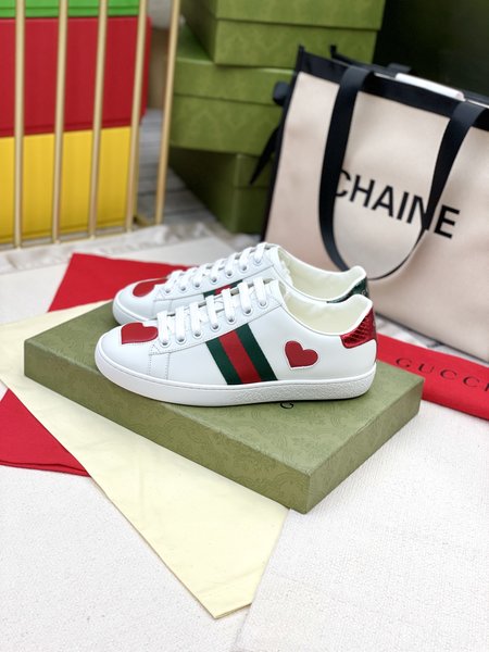 Gucci Classic bee sneakers