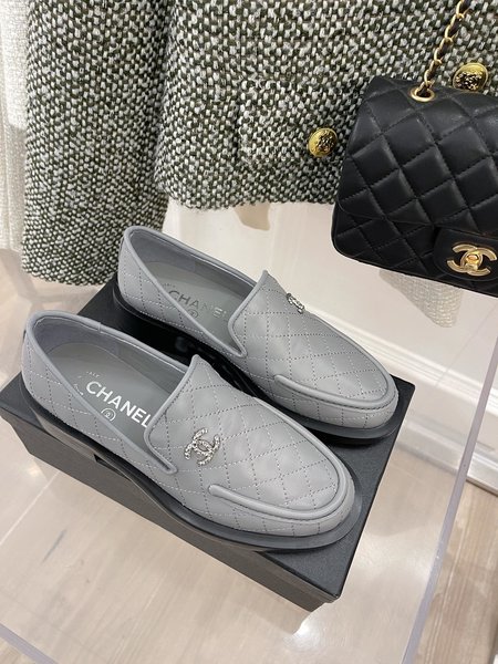 Chanel Rhombus hardware buckle shoes