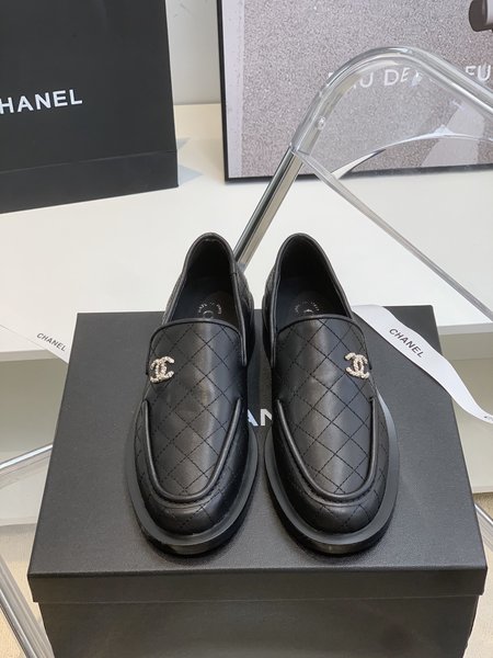 Chanel pearl color block shoes