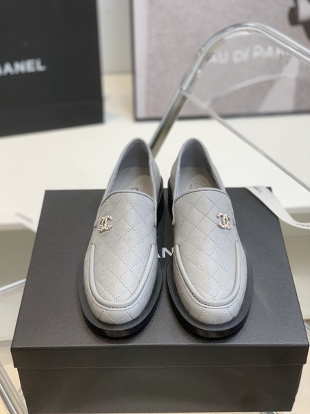 Chanel pearl color block shoes