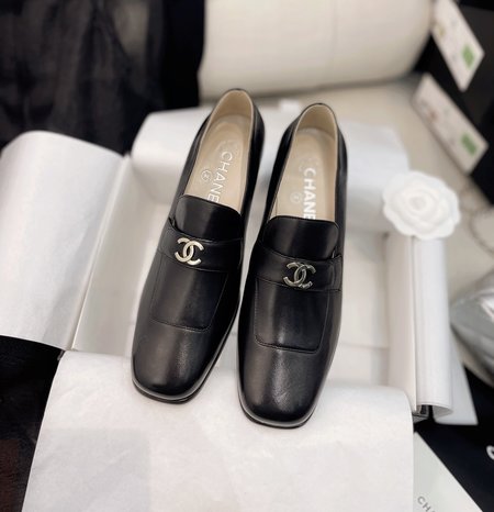 Chanel Second-hand Vintage preppy metal flats