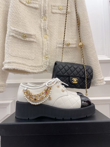 Chanel Retro Diamond Chain Shoes