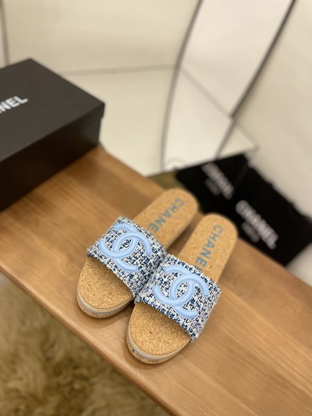 Chanel clogs